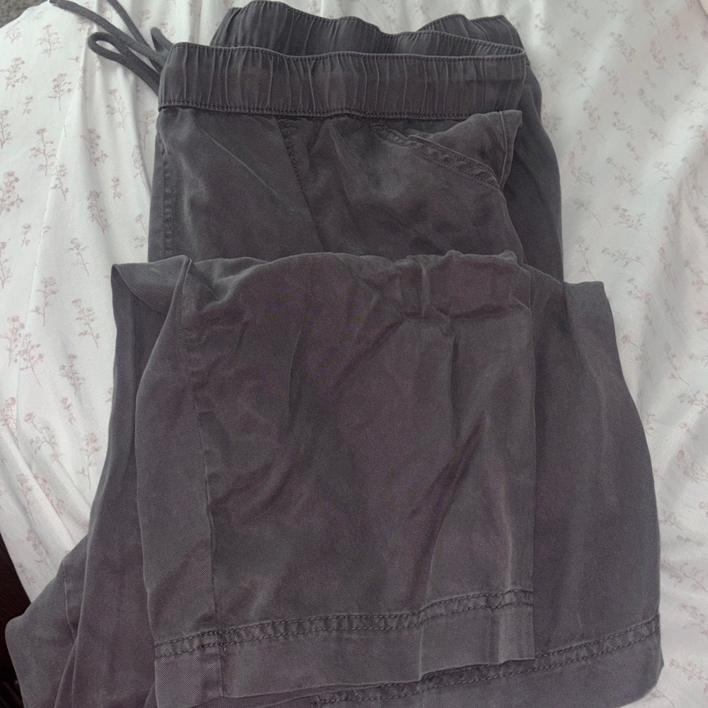 Women’s Gray Pants - Picture 3 of 3
